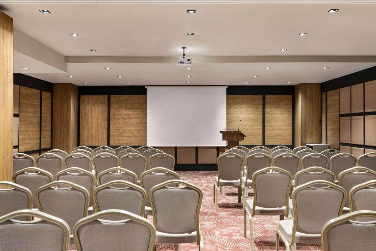 Ramada By Wyndham Erzurum Buitenkant foto